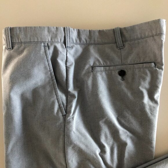 IZOD Golf Casual Activewear Straight Leg Flat Front Pants in Blue Size 40 x 29 - Picture 4 of 12